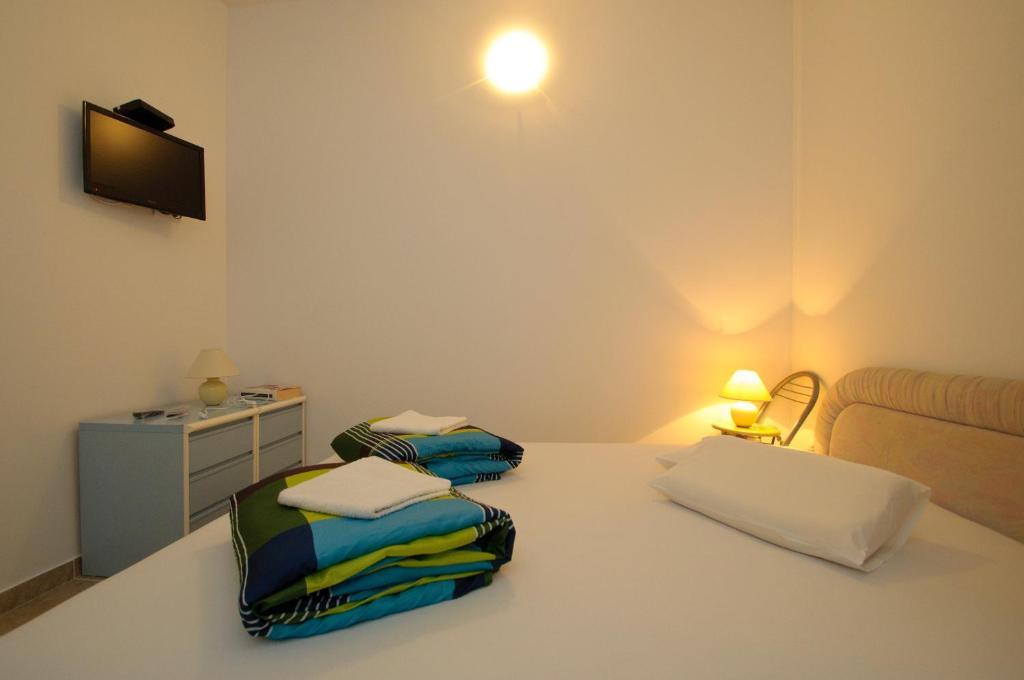 Apartments Villa Natali - Heating Pool Trogir Room photo